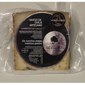 Cuña Queso Ahumado en Ceniza Valle los Molinos